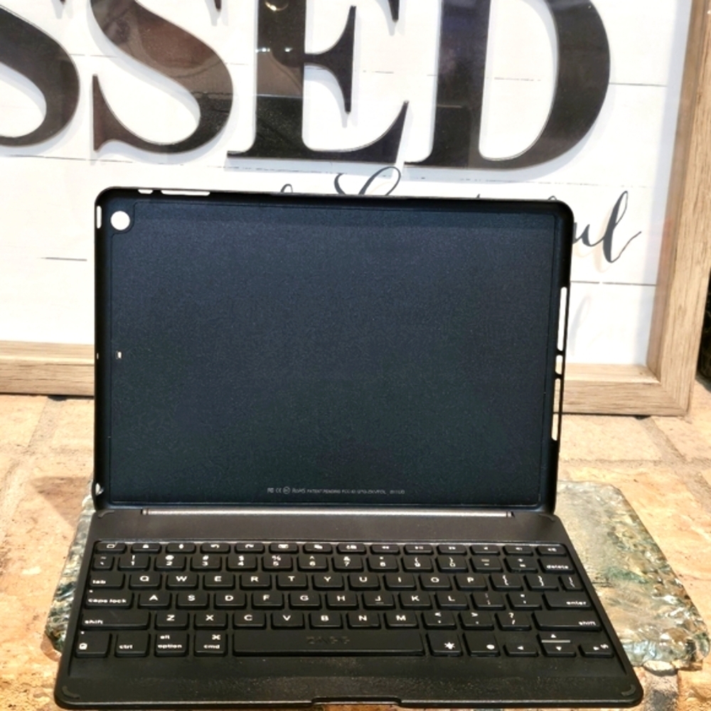 ZAGG Folio Black Backlit Hinged Wireless Keyboard Case For iPad Air in Box